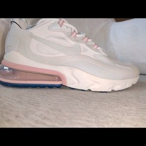 Nike AIR React 270 Size6W